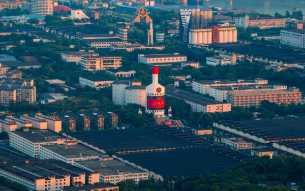 手机配资炒股网 五粮液2024年业绩逆势双增，“分红+增持”双管齐下彰显长期投资价值
